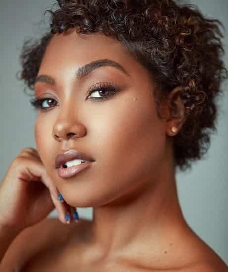 Parker McKenna Posey Wiki, Bio, Age, Movies, Husband, Baby,。